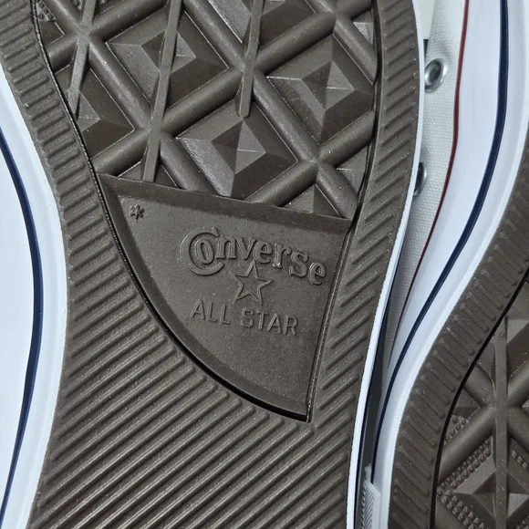 Converse Unisex Chuck Taylor All Star Low Top White Sneakers Men's 10 Women's 12 - Picture 9 of 14